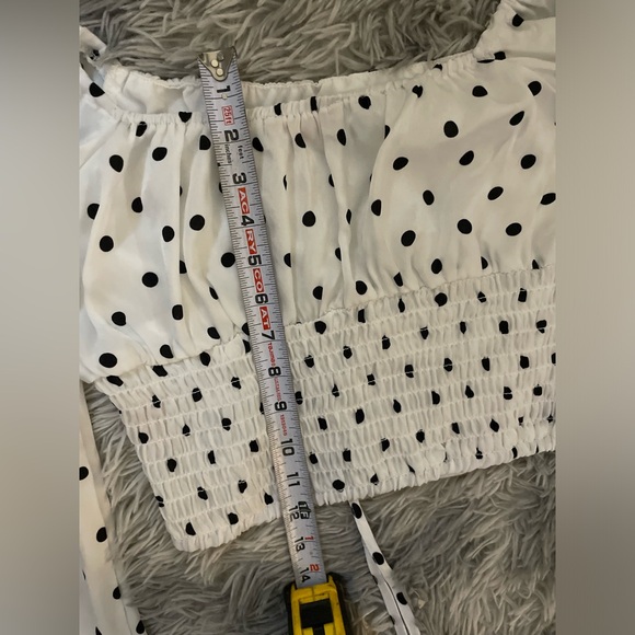 Evolutionary Women’s polca Dot crop top shirt. Size Large. - Picture 4 of 4